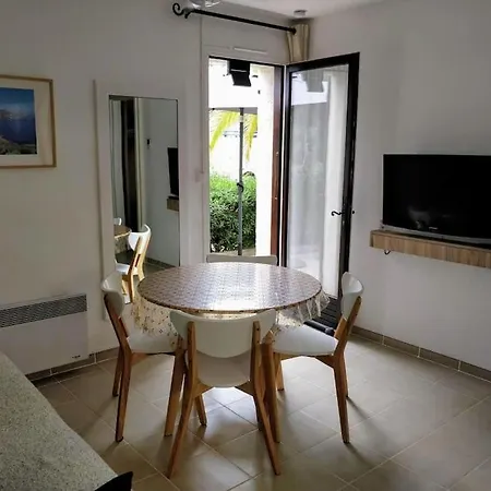 St Raphael 37m2, Piscine, Wifi, Commerces 5mn A Pieds *